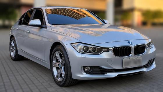 BMW 320i 2.0 16V TURBO GASOLINA 4P AUTOMÁTICO BMW 320i 2.0 16V TURBO GASOLINA 4P AUTOMÁTICO